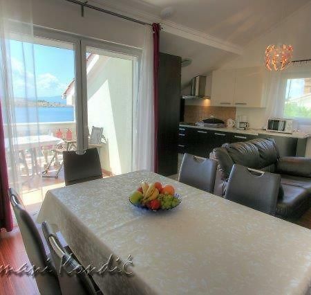 Apartman Kondic 오미살즈 외부 사진