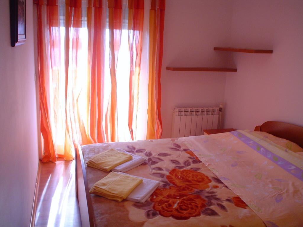 Apartman Kondic 오미살즈 객실 사진