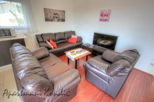 Apartman Kondic 오미살즈 외부 사진