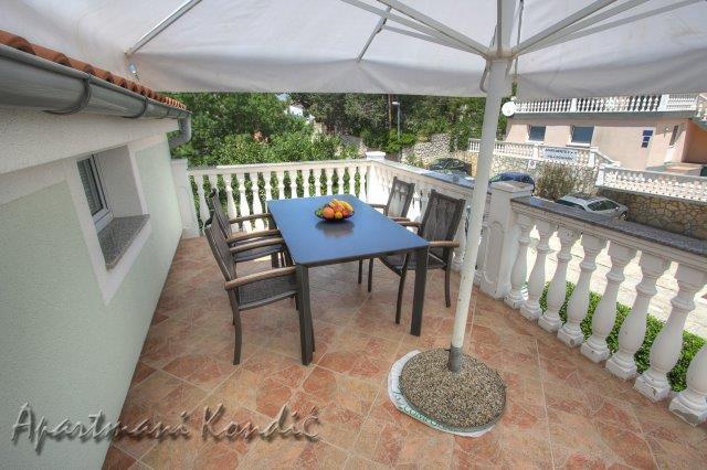 Apartman Kondic 오미살즈 외부 사진